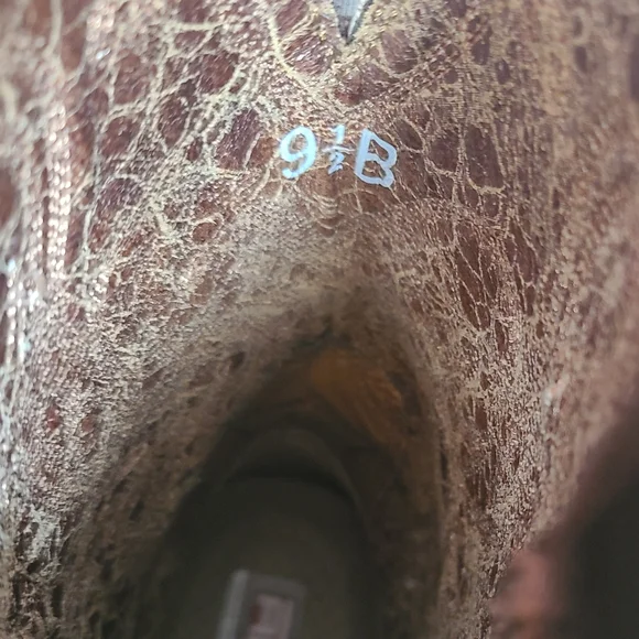 *Brand New* Ariat Cowboy Boots - Picture 3 of 8